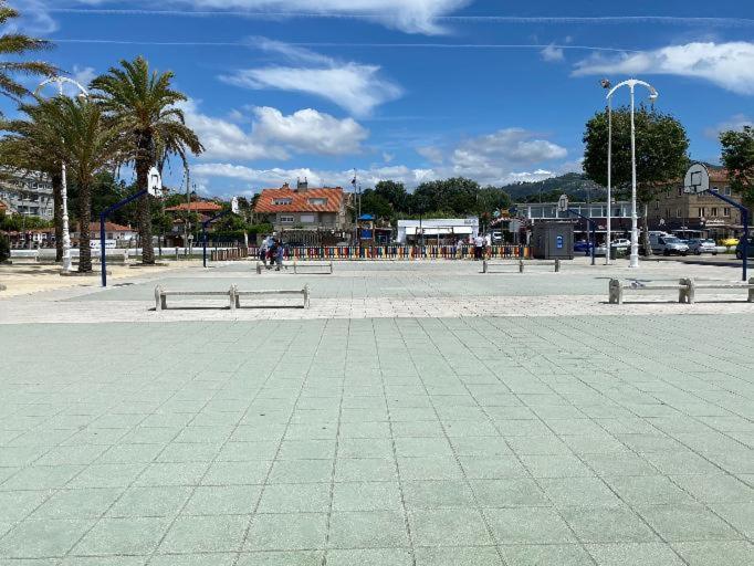 Samil Primera Linea De Playa Vigo Exterior photo